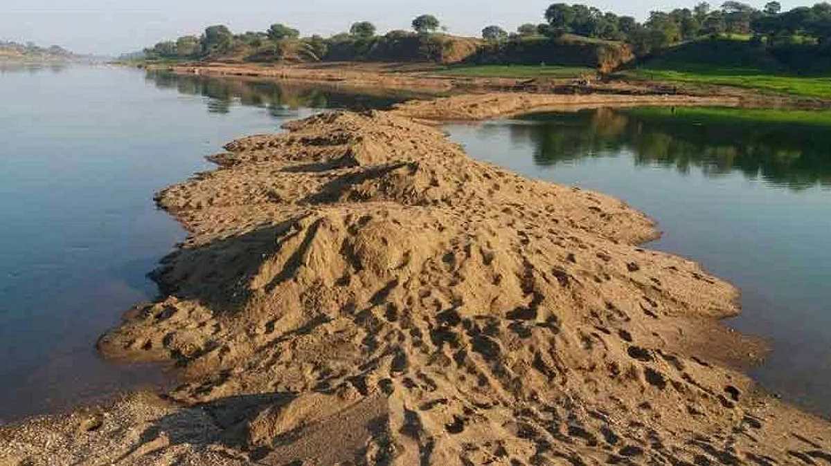 Madhya Pradesh: বেআইনি বালি খনন নিয়ে রিপোর্টিং করার অপরাধে ৬ সাংবাদিকের বিরুদ্ধে এফআইআর