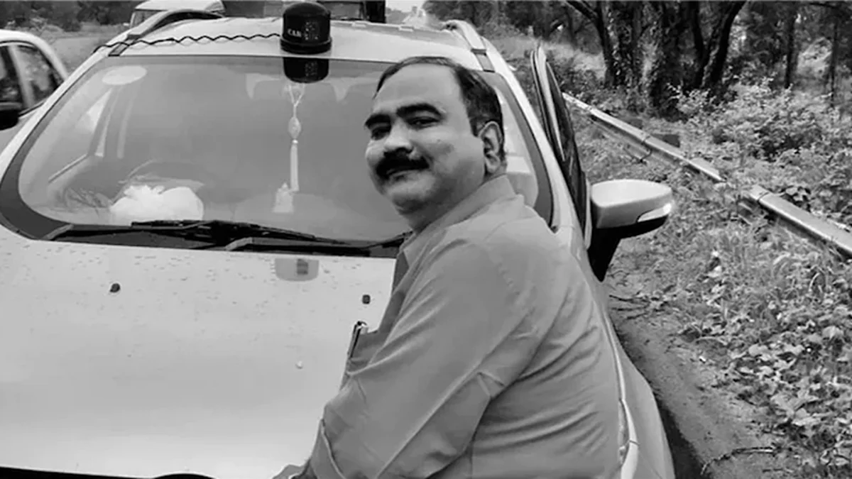 পুলিশের জালে ভুয়ো CBI আধিকারিক, এবার গেরুয়া শিবিরের সাথে ঘনিষ্ঠতার অভিযোগ
