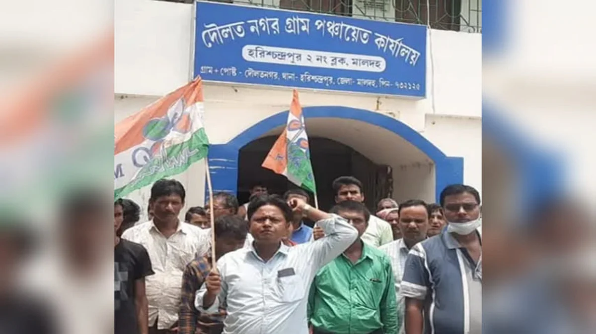 নিজের দলের পঞ্চায়েত সদস্যদের কাছেই কাটমানি চাইছেন তৃণমূলের ব্লক সভাপতি, বিক্ষোভ পঞ্চায়েতে