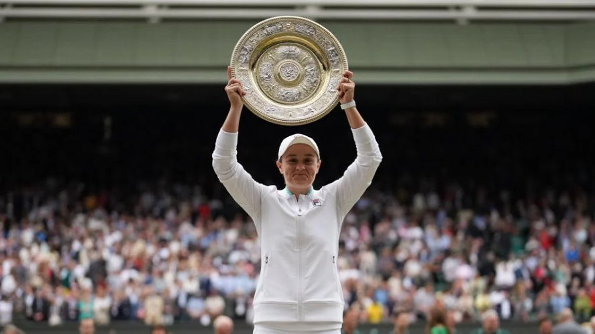 Wimbledon: ক্যারোলিনা প্লিসকোভাকে হারিয়ে মহিলাদের সিঙ্গলস খেতাব অ্যাশলে বার্টির