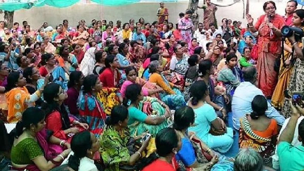 আন্দোলনে অংশ নেওয়া আরও পাঁচ SSK শিক্ষিকাকে বদলির নির্দেশ