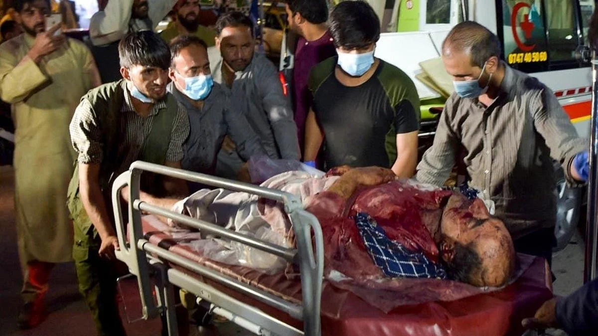 Kabul: বিমানবন্দরের বাইরে পরপর বিস্ফোরণ, মার্কিন সেনা-শিশু সহ নিহত অন্তত ৭২, দায় স্বীকার ISIS-এর
