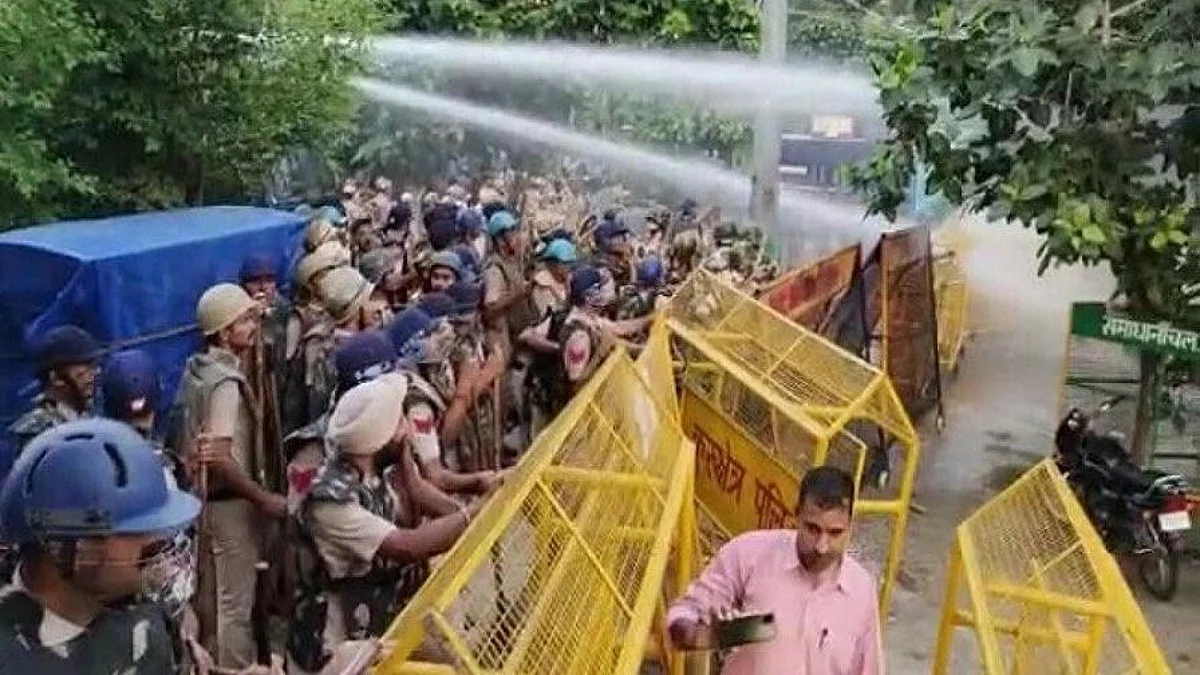 ন্যায় না পাওয়া পর্যন্ত ঘেরাও চলবে, কার্নাল সচিবালয়ের সামনে তাঁবু খাটাচ্ছেন কৃষকরা