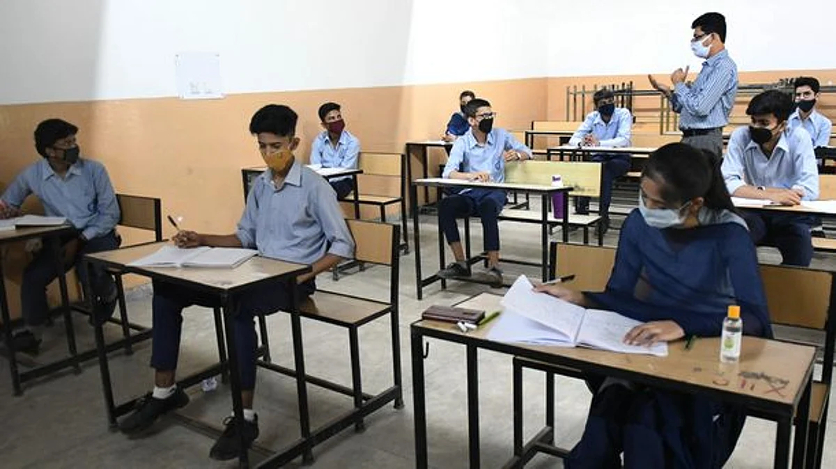 Covid-19: ছাত্রছাত্রীদের টিকাকরণ না হলেও স্কুল খোলা যেতে পারে - ভি কে পল