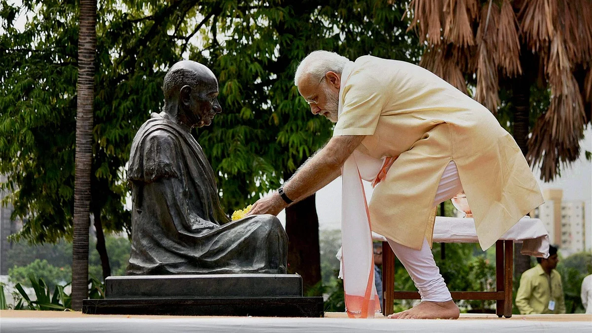 গান্ধী জয়ন্তীতে রেকর্ড সংখ্যক খাদির পোশাক বিক্রির লক্ষ্যমাত্রা বিজেপির