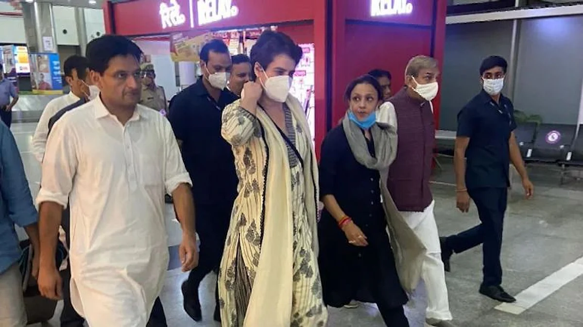 খেরি যাওয়ার পথে উত্তরপ্রদেশ পুলিশের হাতে গ্রেফতার প্রিয়ঙ্কা গান্ধী