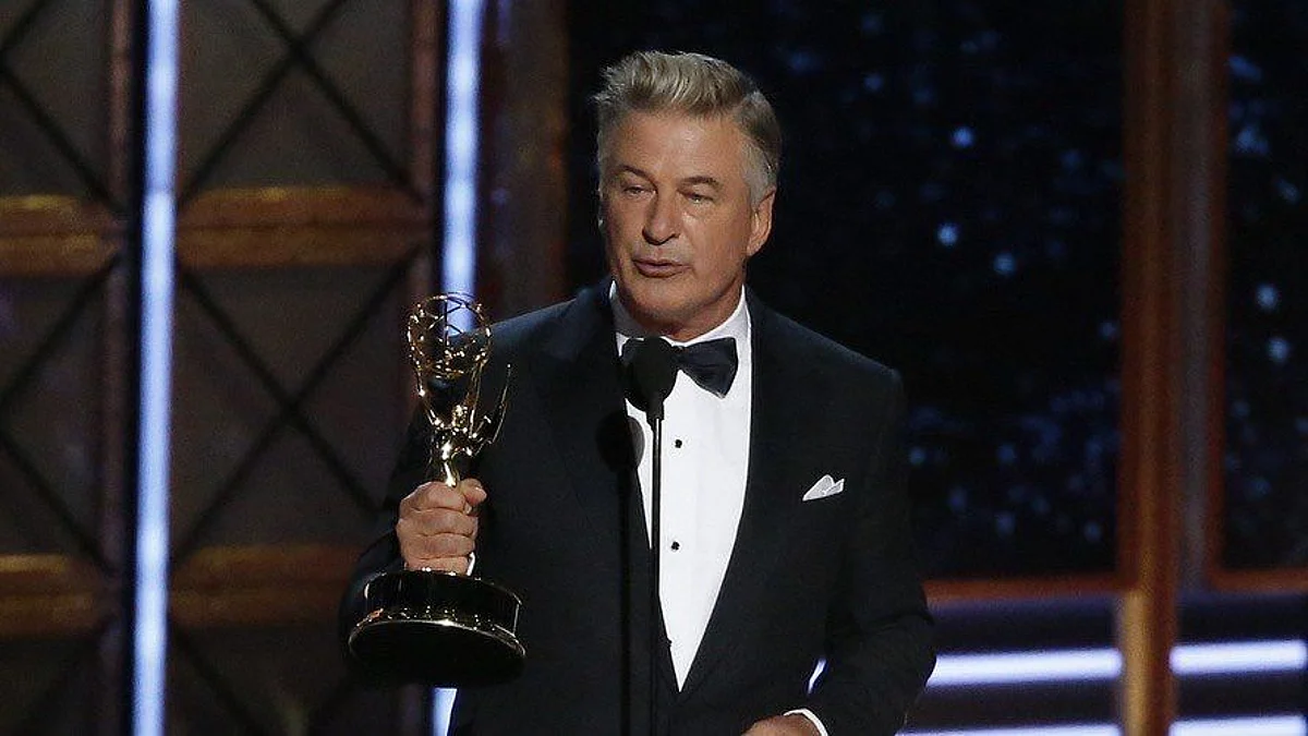 Alec Baldwin: হলিউড অভিনেতা অ্যালেক বল্ডউইনের প্রপ বন্দুকের গুলিতে শ্যুটিং সেটে নিহত সিনেমাটোগ্রাফার
