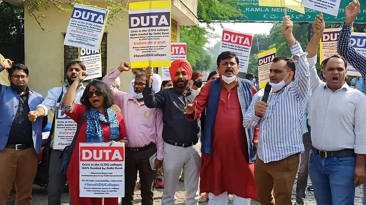 Delhi University: ৫ মাসের বেতন বকেয়া, হুঁশ নেই দিল্লি সরকারের, আন্দোলনে DUTA