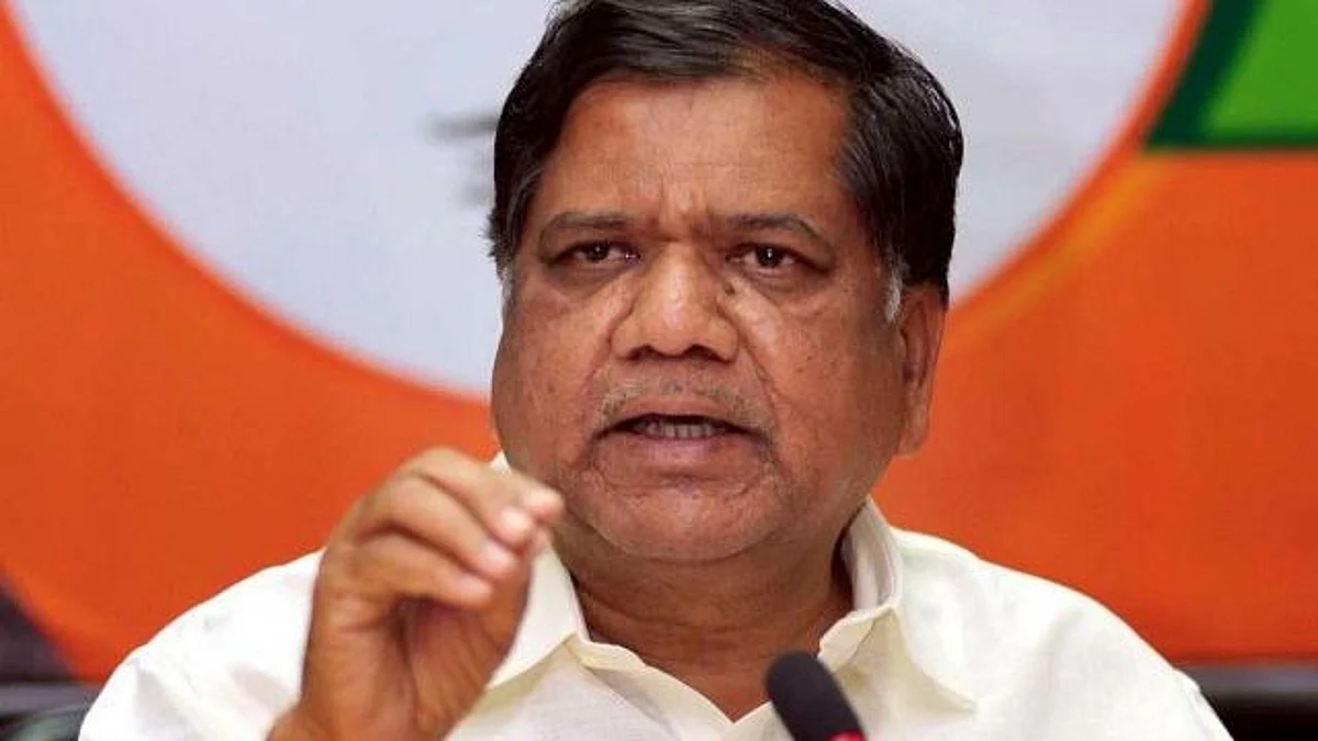 Karnataka: কংগ্রেসের লাগাতার আক্রমণের মাঝেই বিশিষ্ট বিজেপি নেতার দিল্লি যাত্রায় জল্পনা