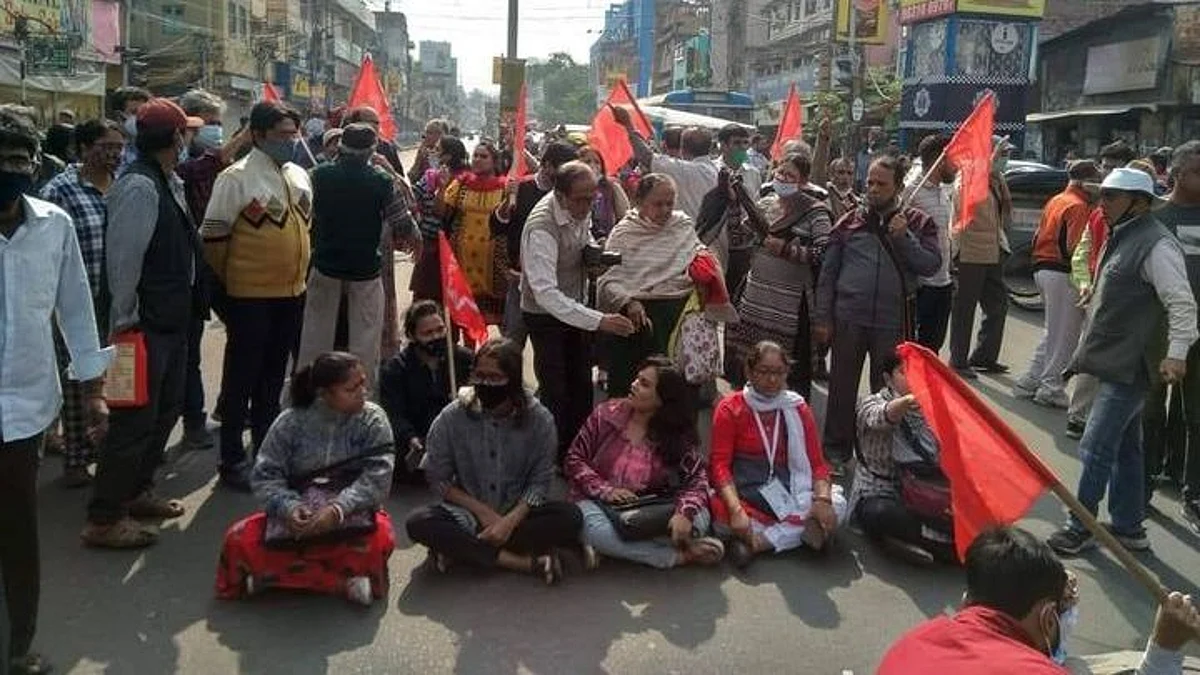 কার্যত প্রহসন, ১৬টি ওয়ার্ডে পুনর্নির্বাচনের দাবি, সোমবার কমিশনের সামনে বিক্ষোভের ডাক বামেদের