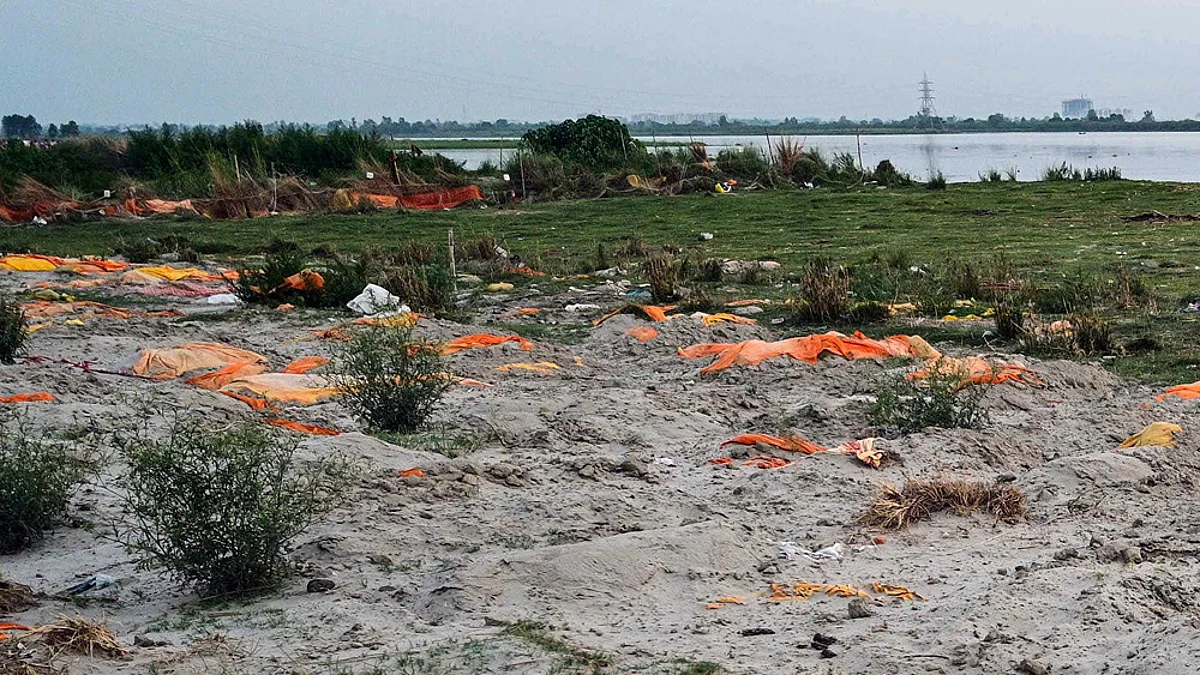 করোনাকালে গঙ্গা মৃতদেহের ডাম্পিং গ্রাউন্ড হয়ে উঠেছিল, স্বীকারোক্তি গঙ্গা মিশনের প্রধানের