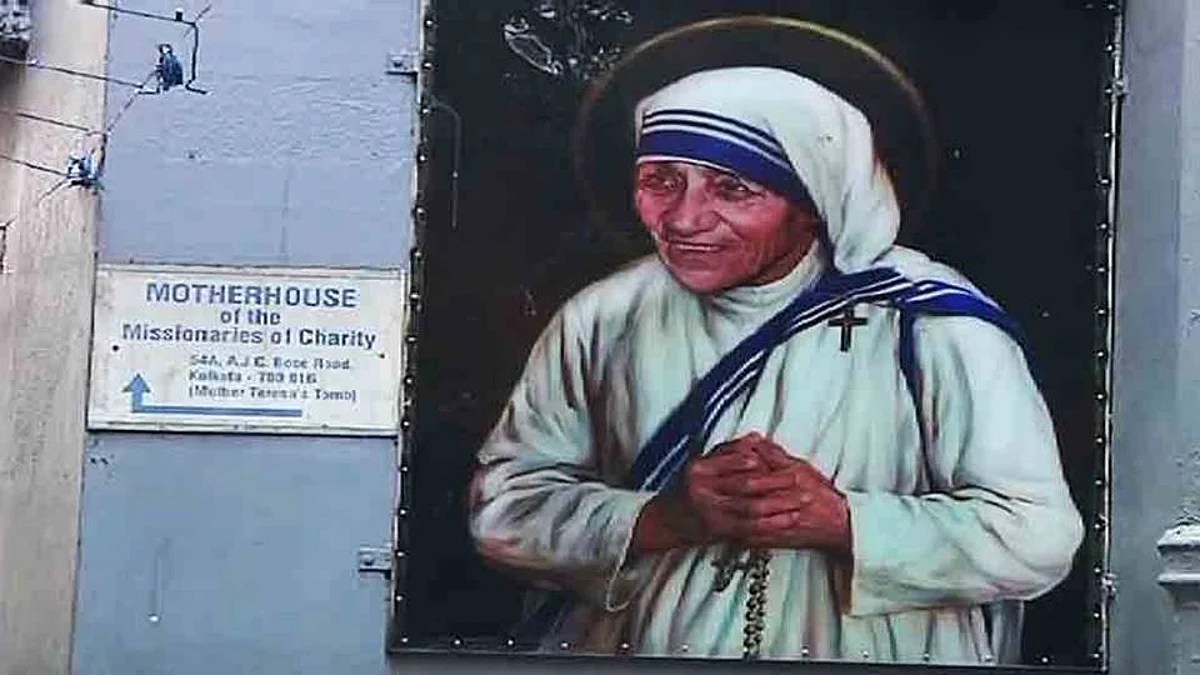 মাদার টেরিজার মিশনারিজ অব চ্যারিটির সব অ্যাকাউন্ট ফ্রিজ করল কেন্দ্র, ক্ষুব্ধ মমতা-সূর্যকান্ত