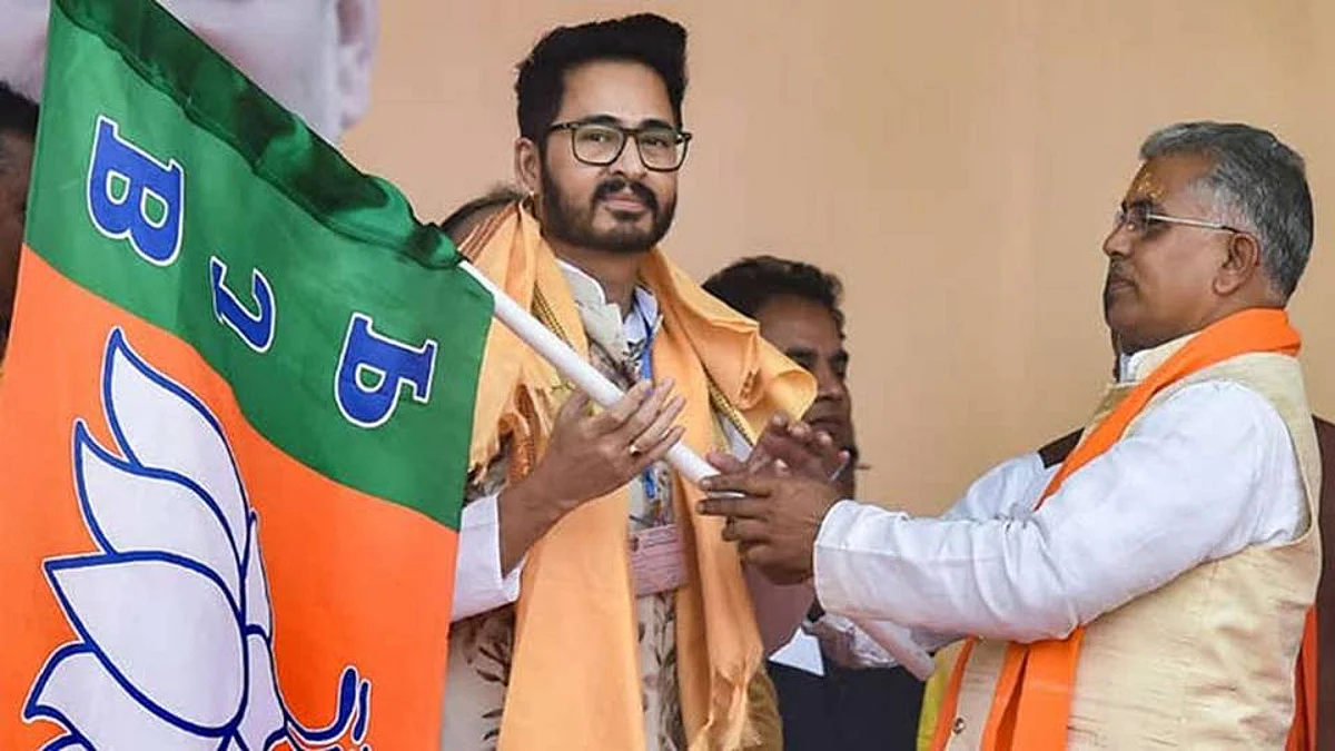 বঙ্গ বিজেপিতে হোয়াটসঅ্যাপ বিদ্রোহ, এবার গ্রুপ ছাড়লেন খড়গপুরের বিধায়ক হিরণ চট্টোপাধ্যায়
