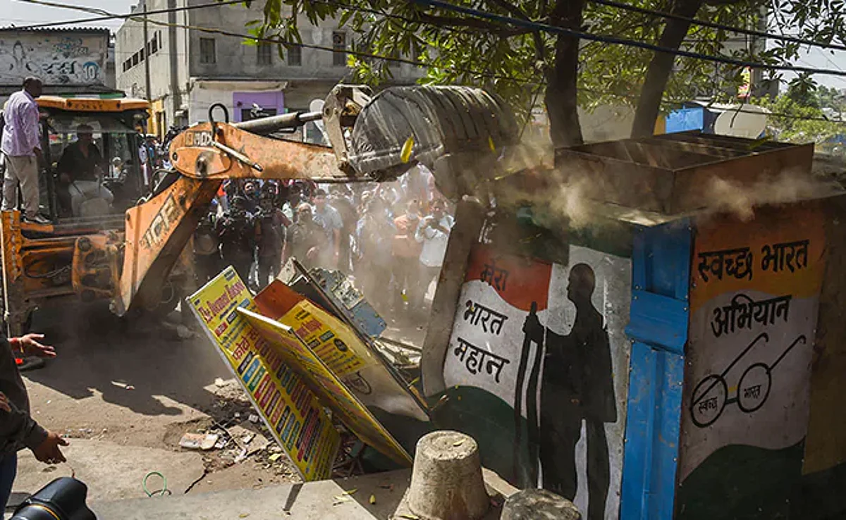 এখনই রাশ না টানলে শ্রীলঙ্কার থেকেও ভয়ঙ্কর পরিস্থিতি হবে - বিজেপির 'বুলডোজার রাজনীতি' নিয়ে সরব CPIM