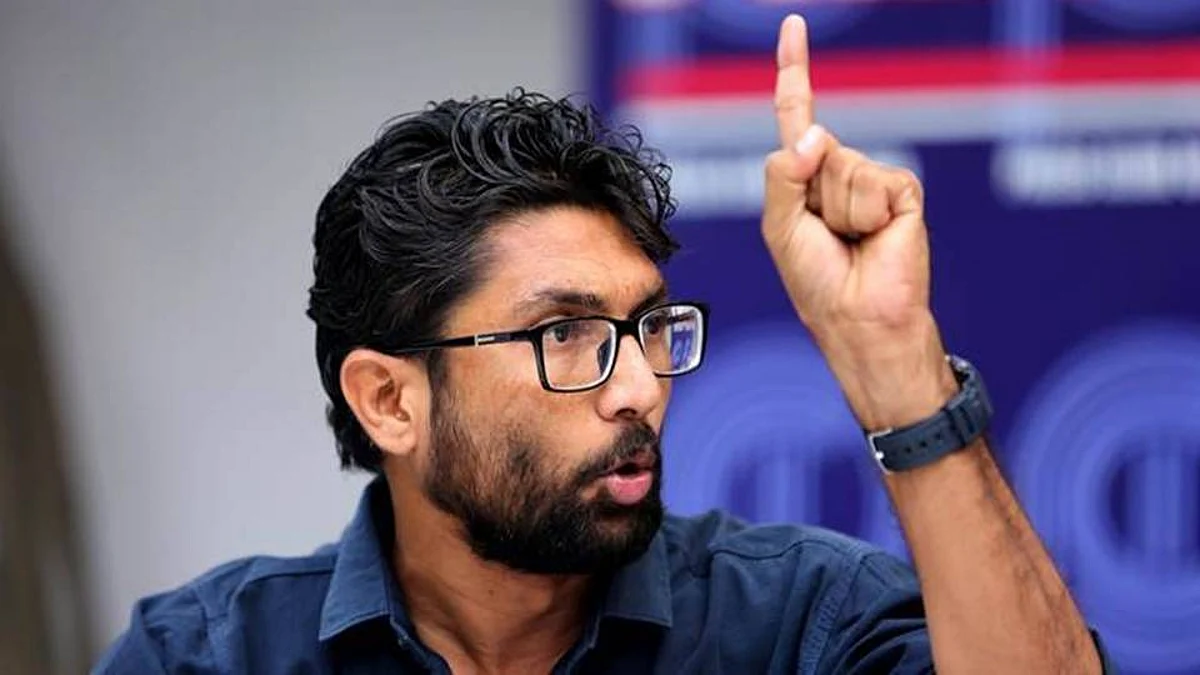 দলিত নিগ্রহের প্রতিবাদে পুলিশের অনুমতি ছাড়া মিছিল, তিন মাসের জেল হেফাজত জিগনেশ মেভানীর
