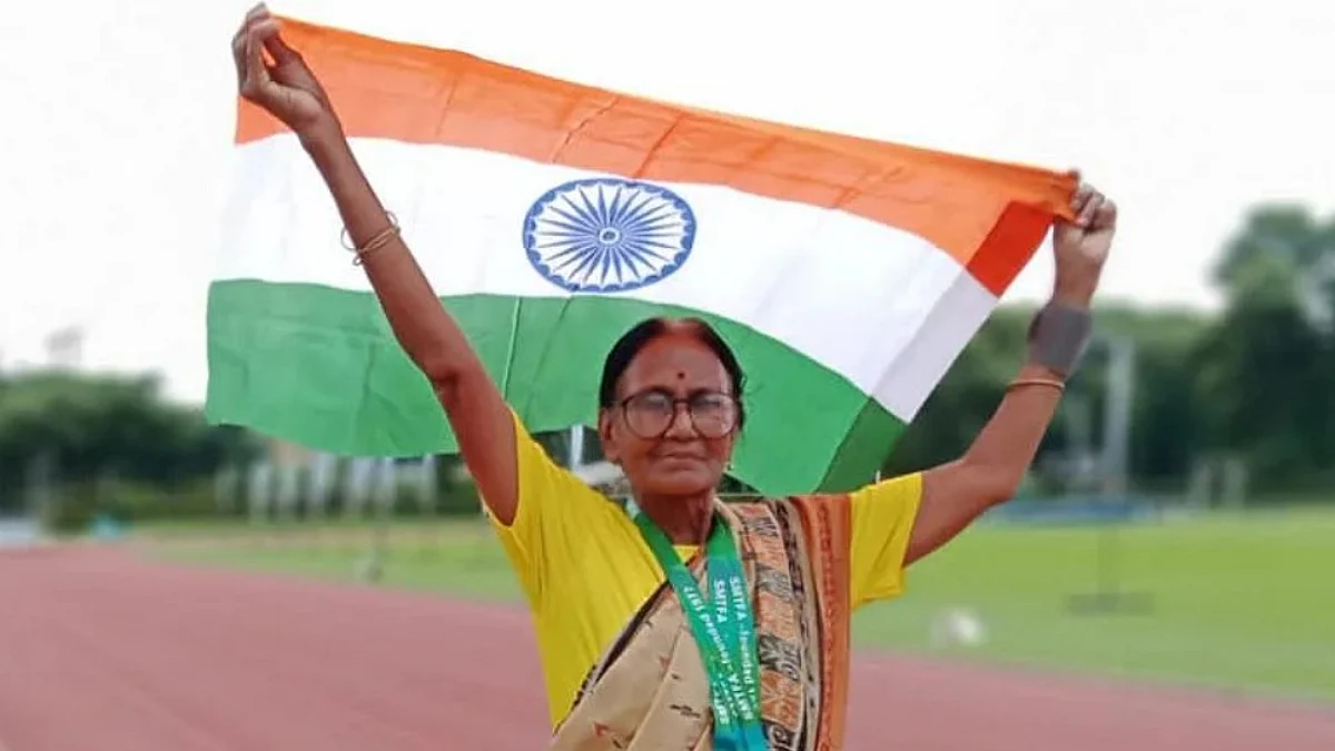 বয়স নিছক সংখ্যা মাত্র, সিঙ্গাপুরে দেশের হয়ে জোড়া সোনা জিতলেন ৭৪ বছরের অনিমা তালুকদার