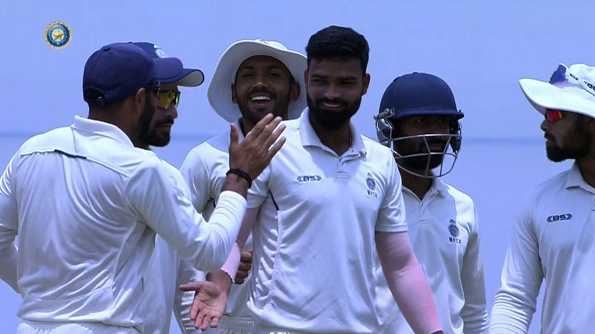Ranji Trophy: সেমিফাইনালে মধ্যপ্রদেশের কাছে হেরে রঞ্জি ট্রফি থেকে বিদায় বাংলার