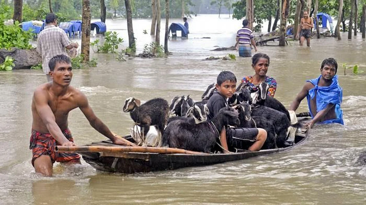 Bangladesh: বাংলাদেশ: ‘১২২ বছরের মধ্যে এমন ভয়াবহ বন্যা হয়নি’