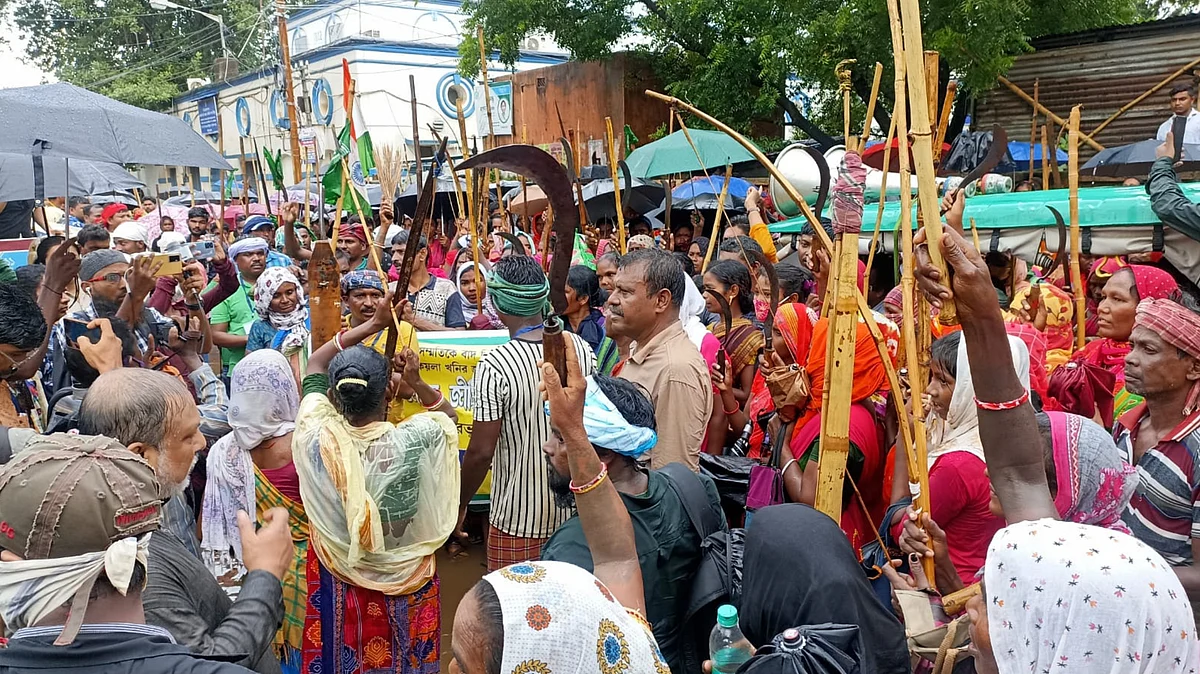 দেউচা পাঁচামী খনি বাতিলের দাবিতে আদিবাসীদের বিক্ষোভ