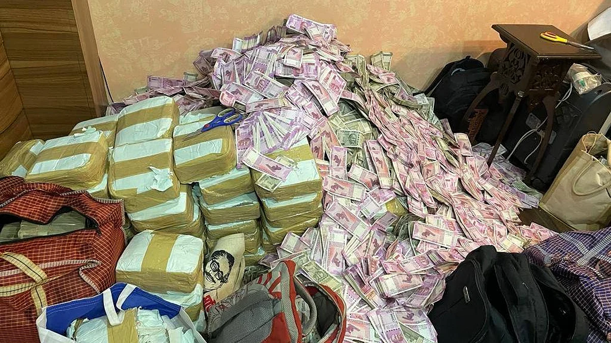 ইডি অভিযানে উদ্ধার নগদ টাকা
