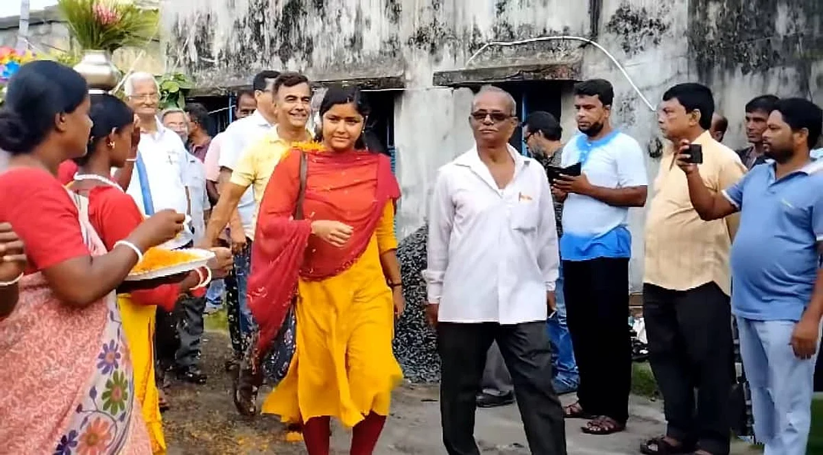 মীনাক্ষী মুখার্জী