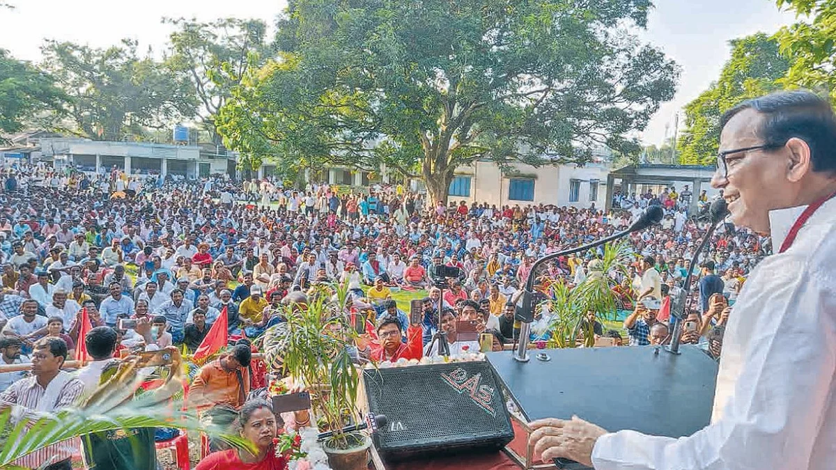 দেশের মালিক এখন আদানি-আম্বানি, পাহাড়-ক্ষেত-খনি সব বিক্রি হয়ে যাচ্ছে তাদের কাছে - মহ: সেলিম