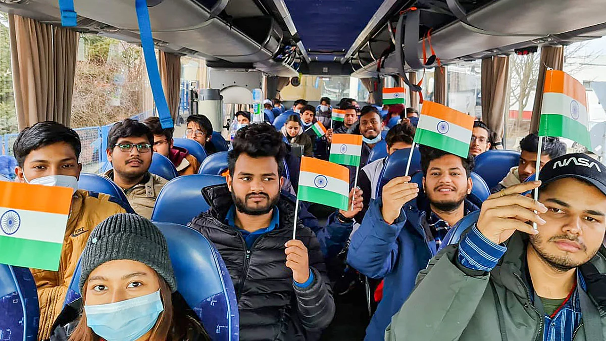 ইউক্রেন ফেরত ভারতীয় পড়ুয়ারা