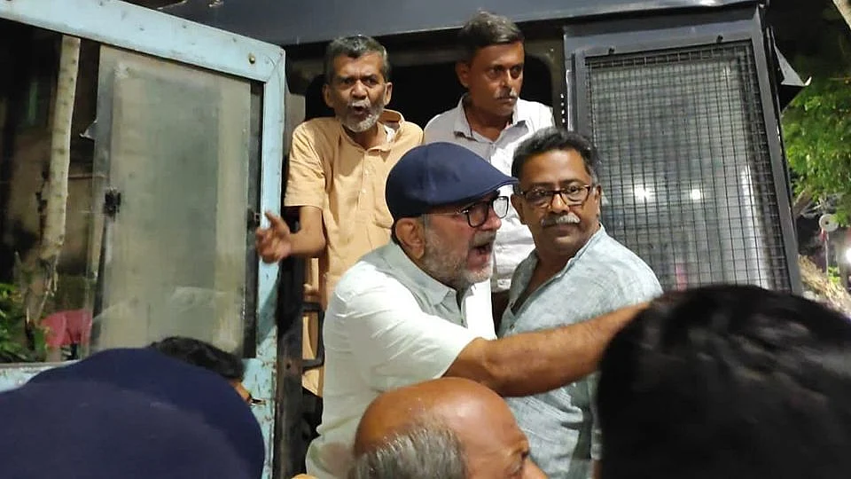 Kamaleswar Mukherjee: কমলেশ্বর মুখার্জির গ্রেপ্তারির প্রতিবাদে সরব টলিউড