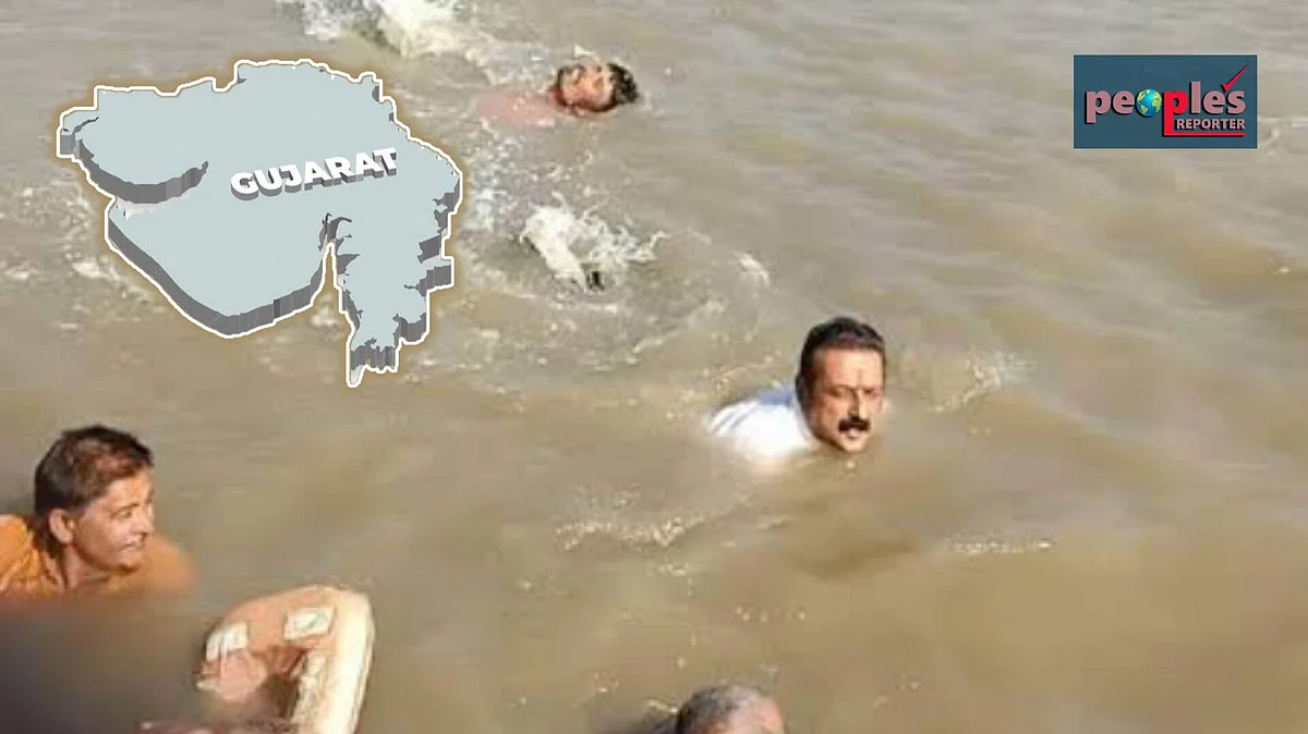 সাঁতার কাটছেন কংগ্রেস বিধায়ক