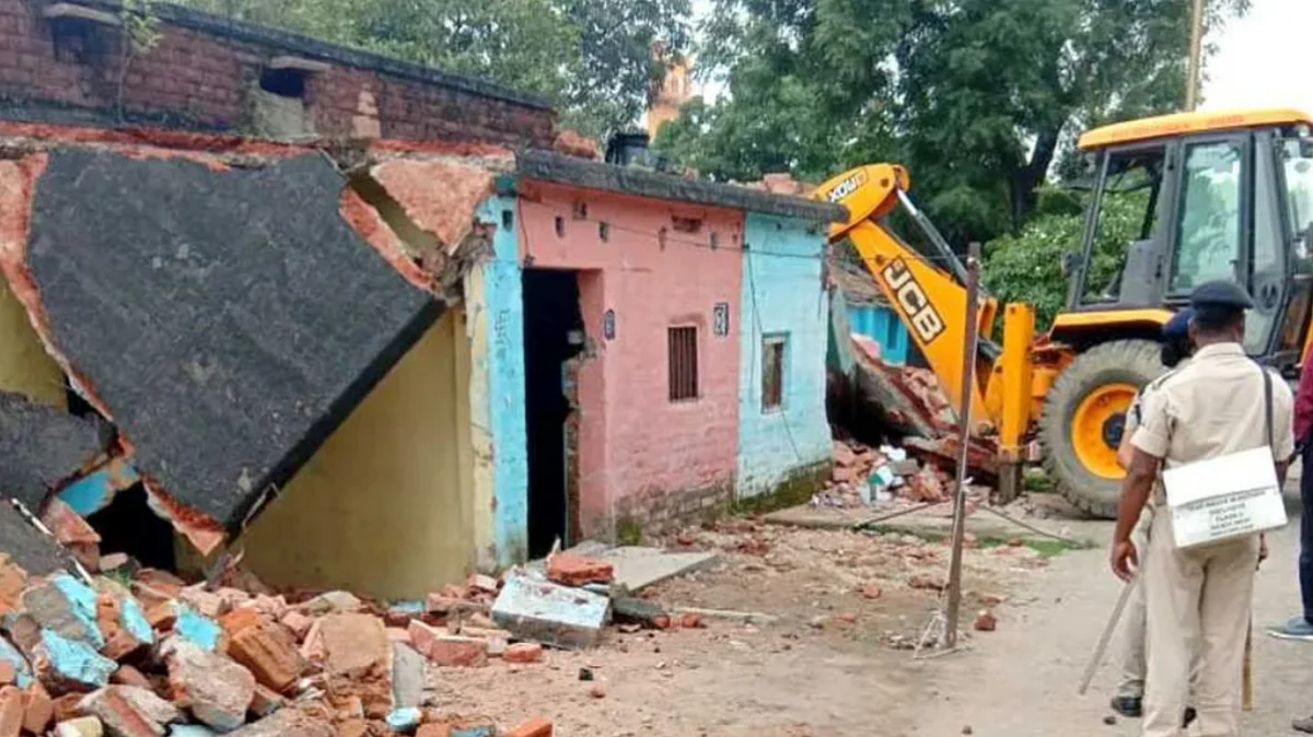 Assam Eviction: যোগীর পথেই হিমন্ত, 'দখলদারদের' হঠাতে আসামে চলছে উচ্ছেদ অভিযান!