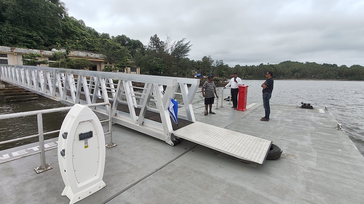 ಉತ್ತರ ಕನ್ನಡ ಕಾಳಿಯಲ್ಲಿ ತೇಲುವ ಕಾಂಕ್ರೀಟ್ ಜಟ್ಟಿ