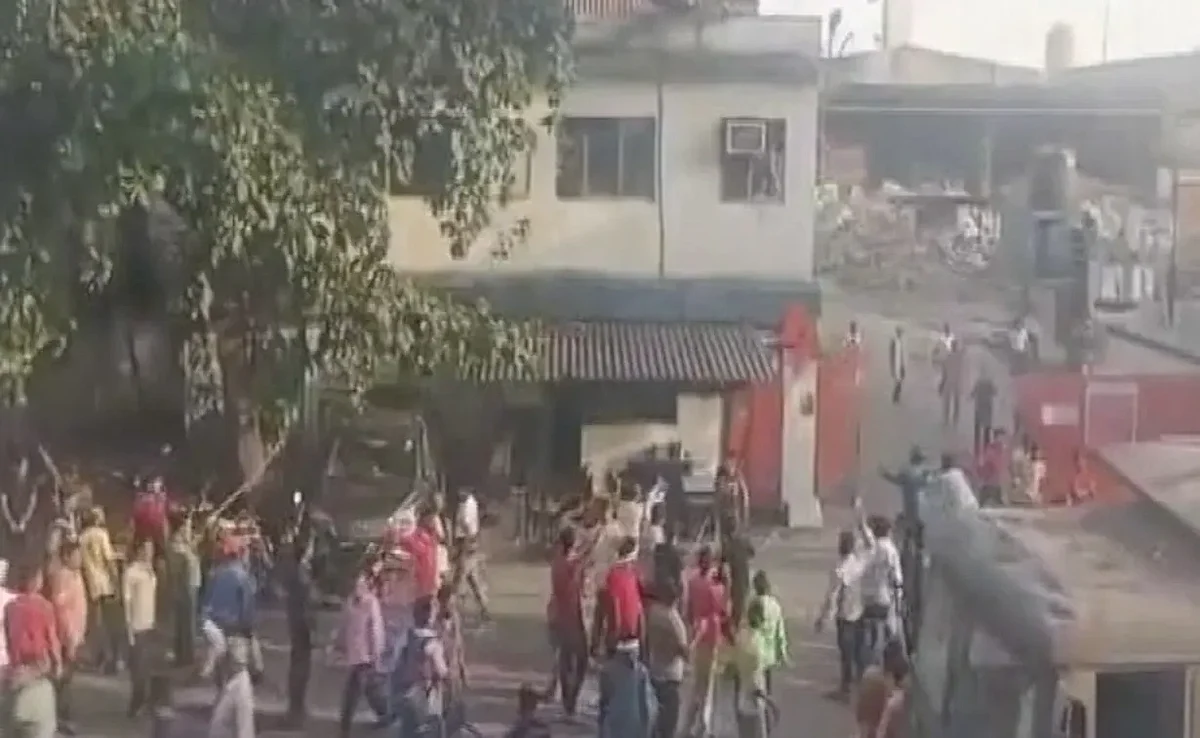 Maharashtra: 19 Cops Injured In Attack By Trade Union Members