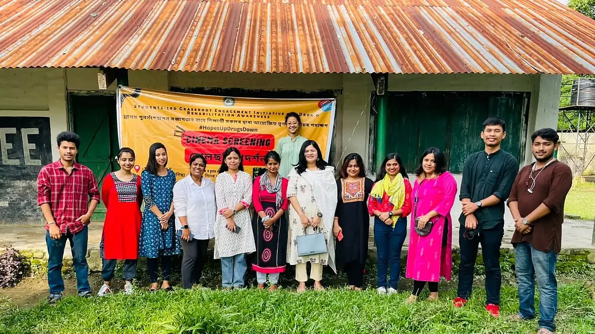 Dibrugarh University Students Run #HopesUpDrugsDown Campaign