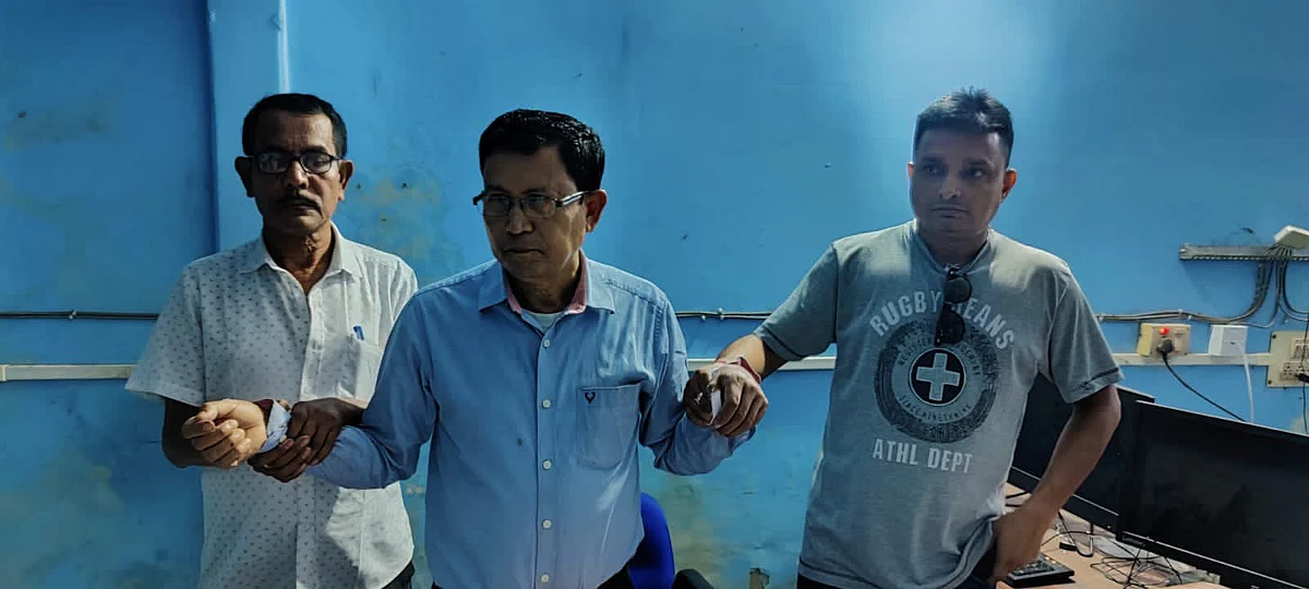 Assam: Govt Employee Caught Red-Handed While Taking Bribe