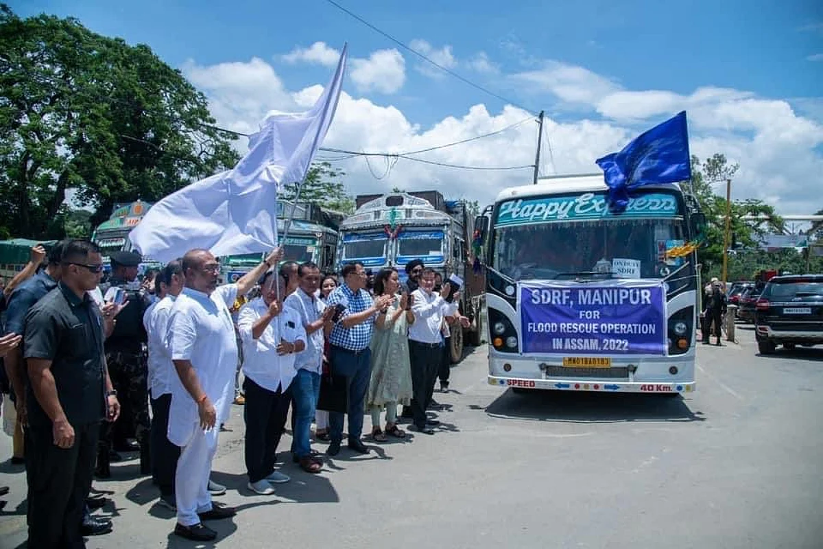 Manipur CM Biren Singh flags off vehicles carrying relief materials to Assam