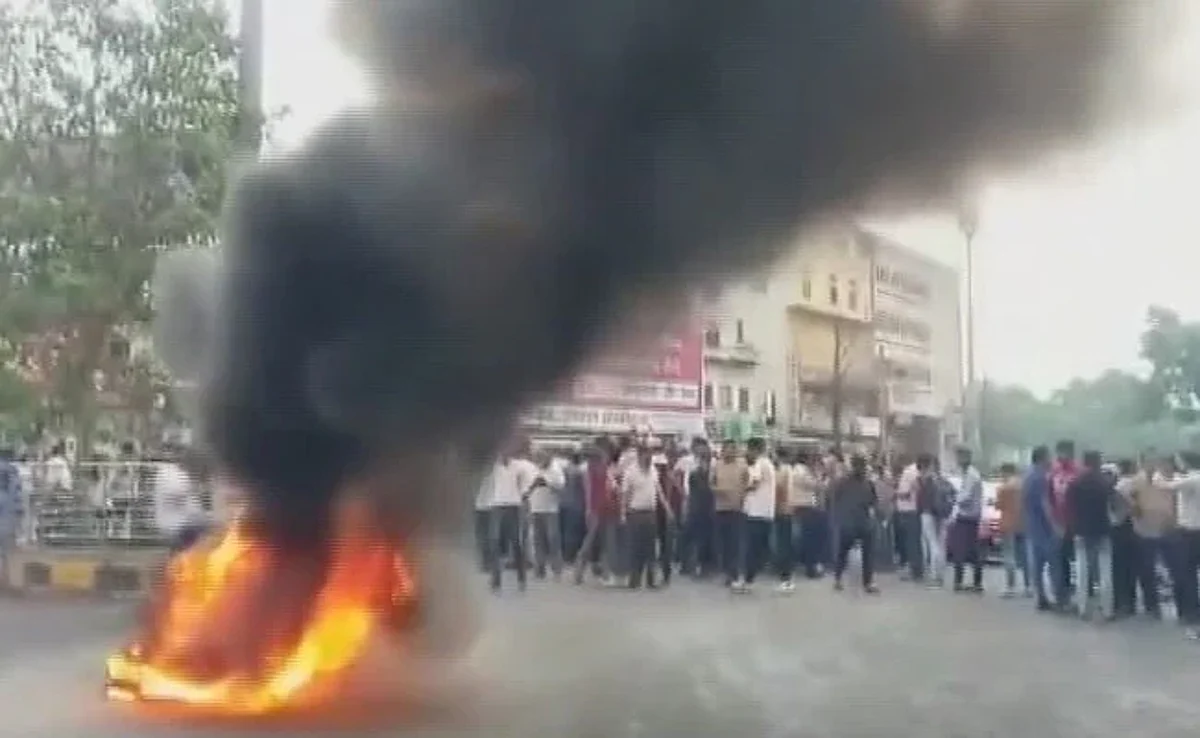 There were mass protests by local traders demanding justice for the tailor who was beheaded by assailants in Udaipur