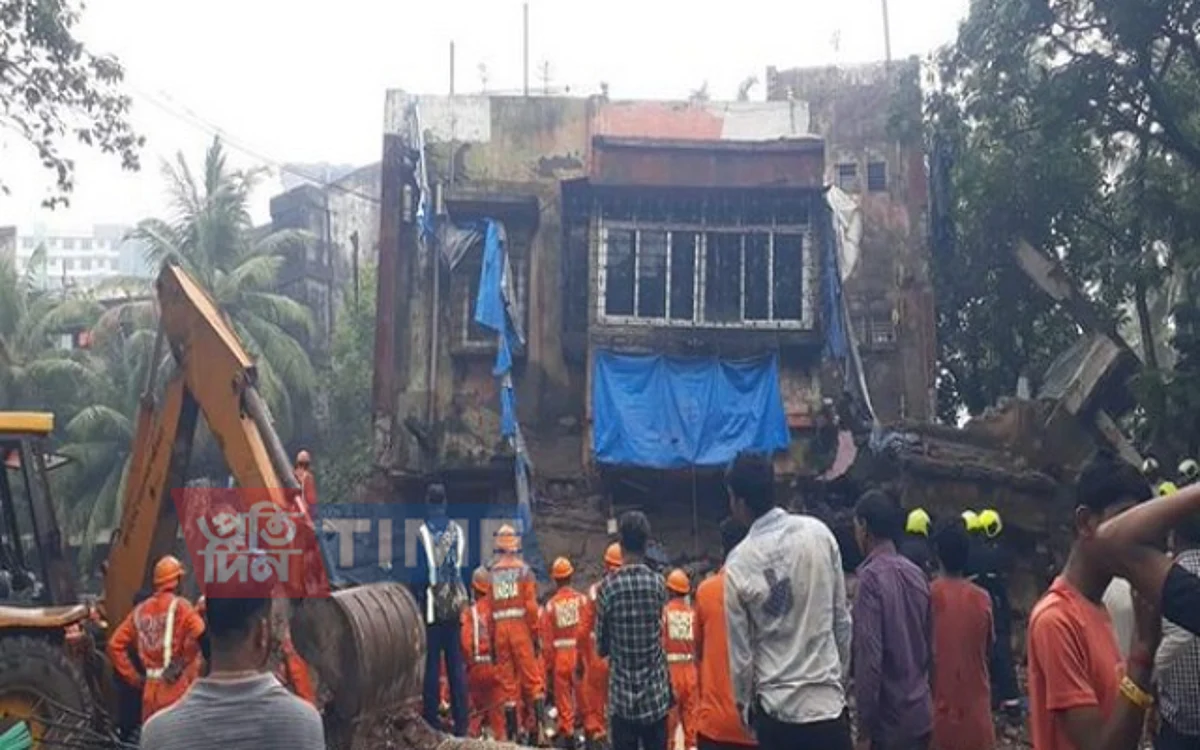The site of the building collapse in Mumbai's Kurla