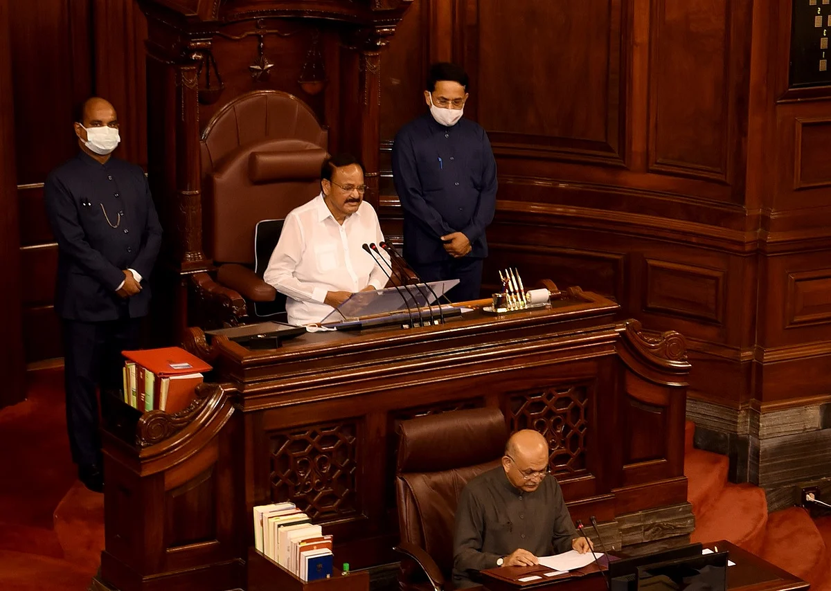 Venkaiah Naidu administers oath to newly-elected Rajya Sabha MPs