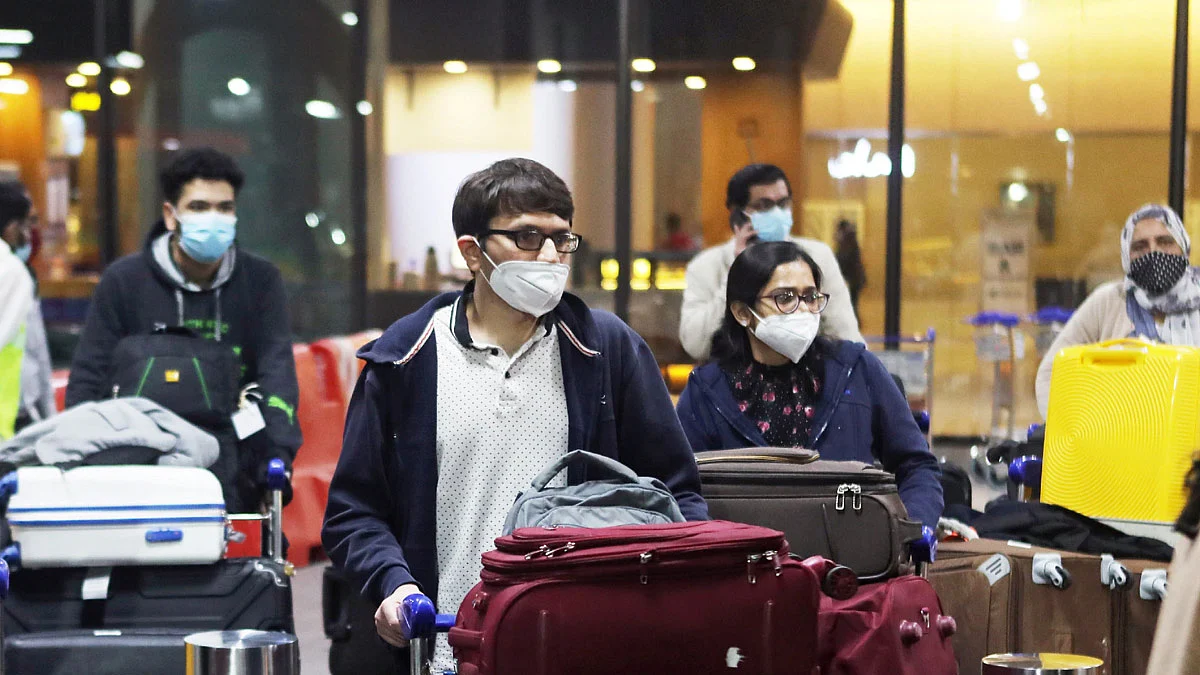 DGCA Makes Face Masks Mandatory in Airports