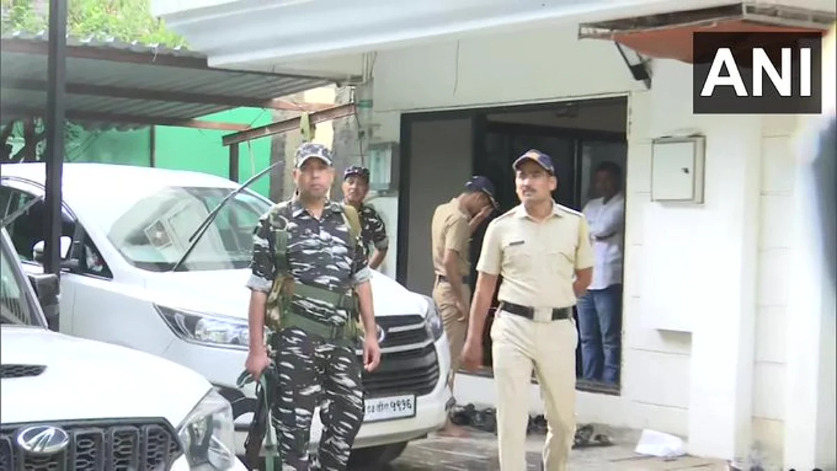 ED conducting search at various residences of Sanjay Raut | Photo Credit : ANI