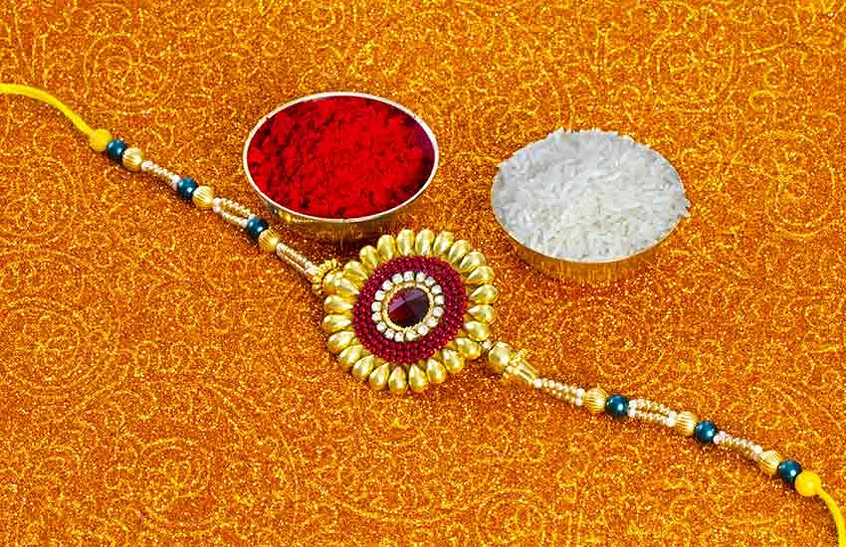 PM Narendra Modi Extends Greetings on Raksha Bandhan