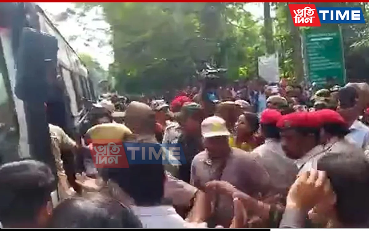 Police crackdown on protesting students of GU