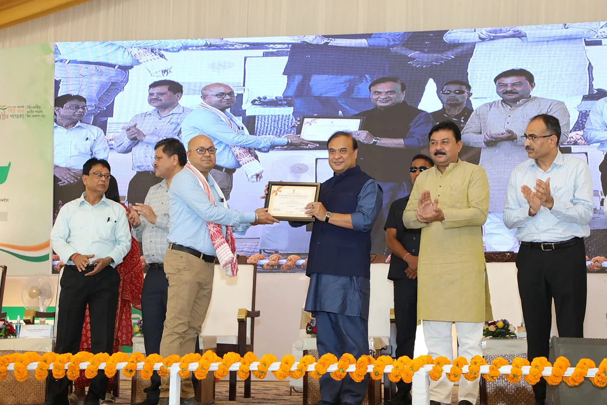 99 non-gazetted officials of Assam conferred Lok Sewa Award