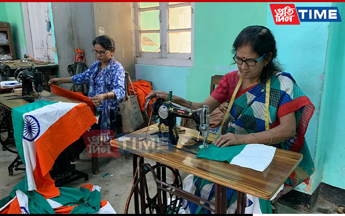 Women in AKVIB prepares National Flag for 'Har Ghar Tiranga' campaign