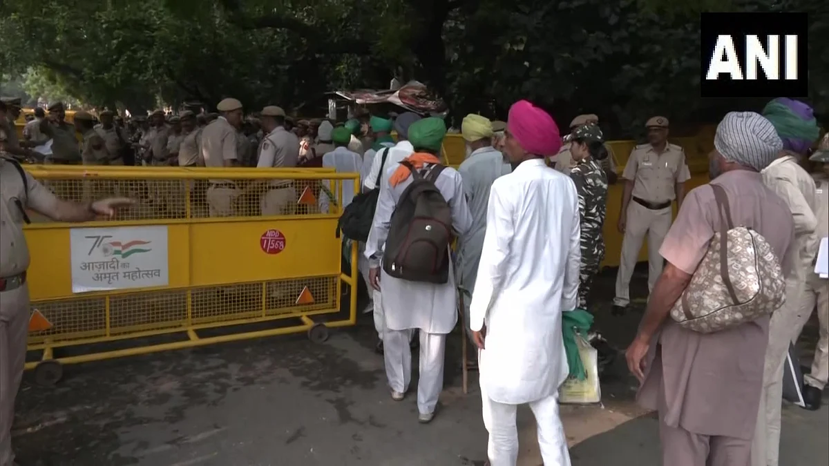 Farmers protest in Delhi's Jantar Mantar | photo credit: ANI