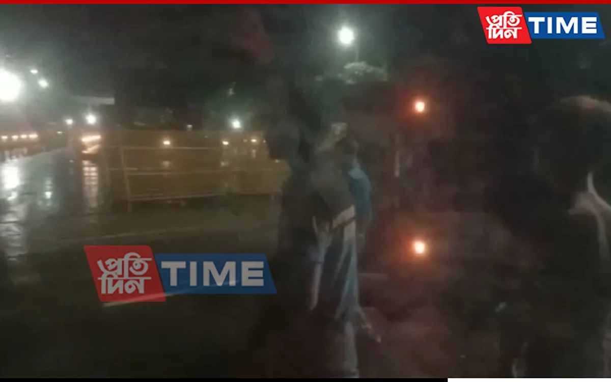 A truck turned over in Guwahati in front of the Assam secretariat