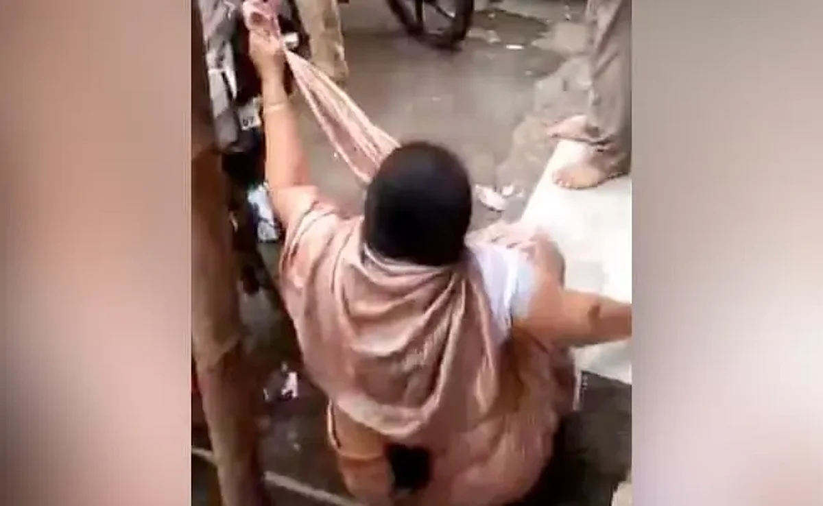 The incident of Raj Thackeray's men assaulting the woman in Mumbai was caught on camera