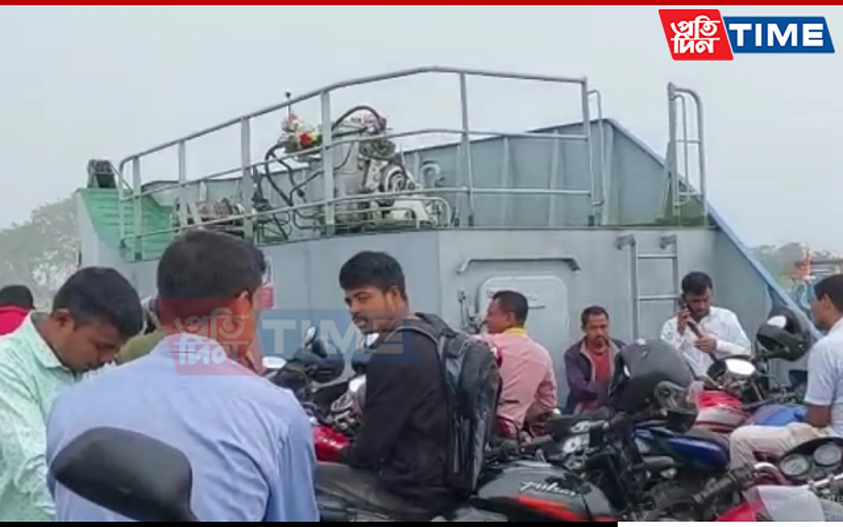 A ferry has been left stranded in the middle of the river in Assam's Majuli | Image from earlier incident