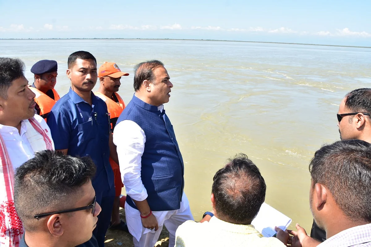 CM Sarma Inspects Erosion-Affected Embankment