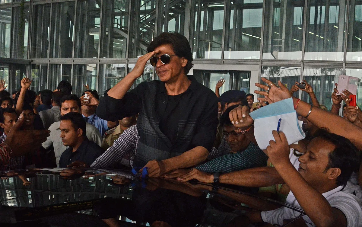 Customs Dept Stops King Khan | File Photo